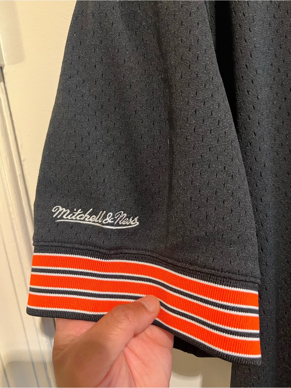 Mitchell & Ness Chicago Bears Home Walter Payton #34 Men’s #34 Mesh Jersey - Picture 8 of 16